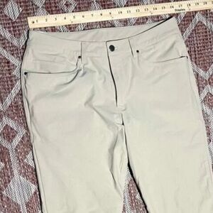 Lululemon ABC five pocket pants, Khaki, Slim fit size 32x32